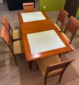 Mesa de comedor y 6 sillas