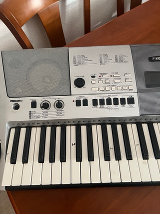 Teclado Yamaha PSR-E413
