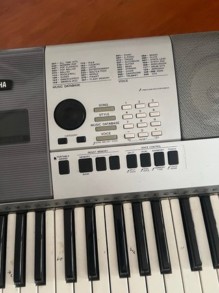 Teclado Yamaha PSR-E413