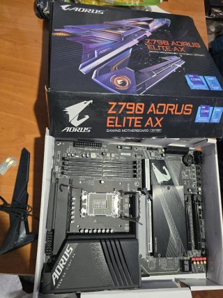 Placa Base Gigabyte Z790 Aorus Elite AX DDR5 LEER