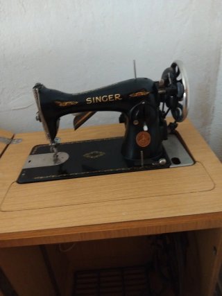 Máquina de coser Singer antigua