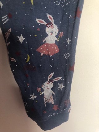 Leggings niña talla 110 con conejitos