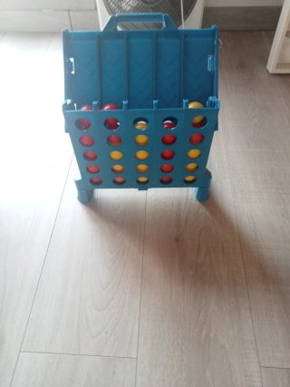 Juego 2 en 1: Tres en Raya y Hundir la Flota