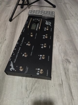 Pedalera Fender Mustang Floor