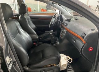 AVENSIS.CAMBIO DE NOMBRE Y MANTENIMIENTO INCLUIDO