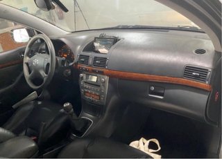 AVENSIS.CAMBIO DE NOMBRE Y MANTENIMIENTO INCLUIDO