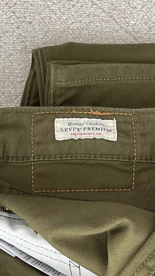 Pantalón Levi's 512 W33/L30 Verde Oliva