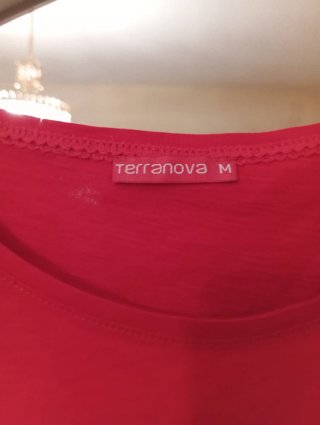 Maglietta rossa taglia M con pizzo