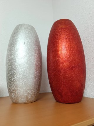 Jarrones grandes decorativos (rojo y plateado)
