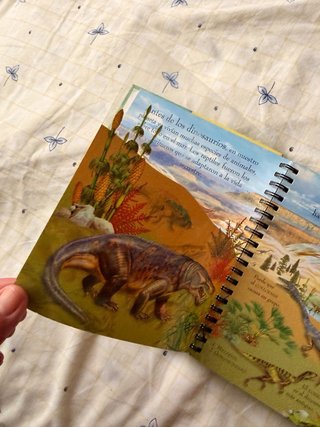 Libro interactivo Dinosaurios con láminas Susaeta