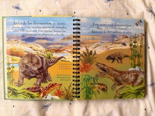 Libro interactivo Dinosaurios con láminas Susaeta