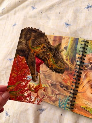 Libro interactivo Dinosaurios con láminas Susaeta