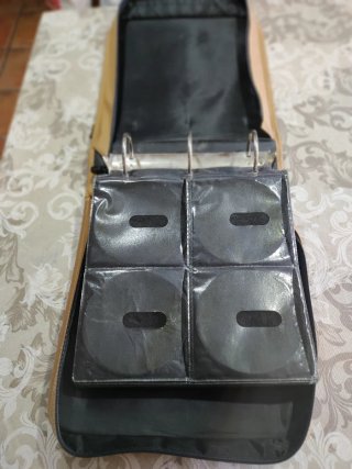 Porta CDs con 240 compartimentos