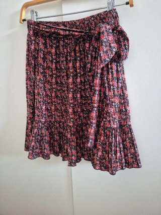 Falda Zara floral mini