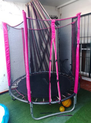 Cama elástica infantil con red de seguridad