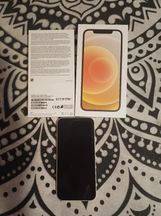 iPhone 12 Apple