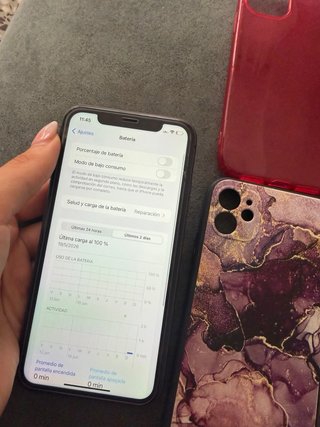 iPhone 11 color negro se entrega con fundas