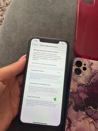 iPhone 11 color negro se entrega con fundas