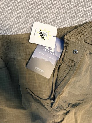 Bermudas Trekking Altavia Talla M Verde Oliva