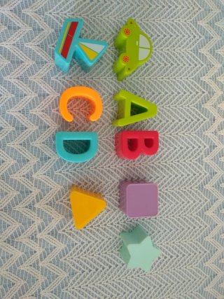 Cubo interactivo para bebé con música y luz