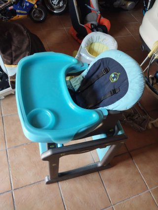 Trona bebé azul para comer