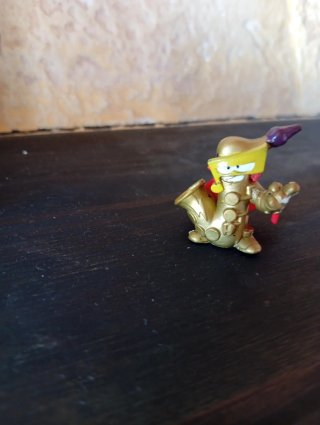 Superthinzs Saxofón Dorado Figura