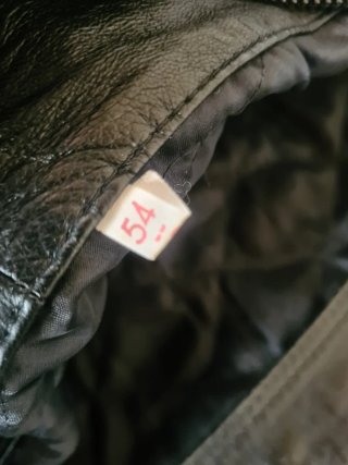 Chaqueta de cuero negra
