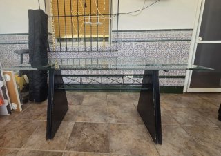 Mesa de salón diseño cristal y metal