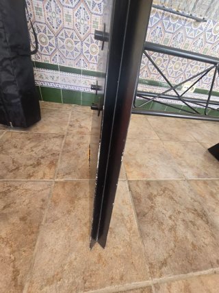 Mesa de salón diseño cristal y metal