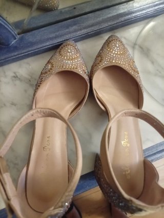 Zapatos Alma en Pena Beige y Dorado