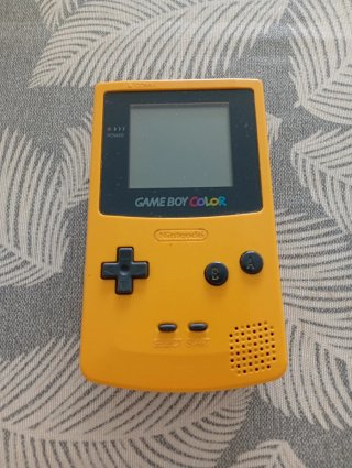 Nintendo Game Boy Color Amarilla con Caja
