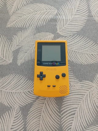 Nintendo Game Boy Color Amarilla con Caja