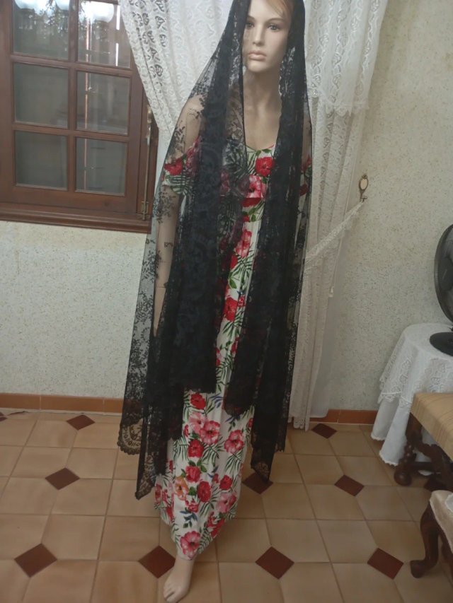 Mantilla de seda encaje Granada
