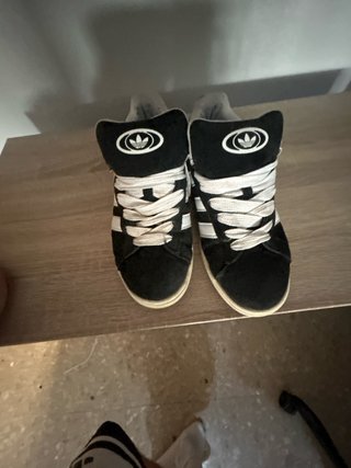 Adidas Campus Negras y Blancas Talla 42