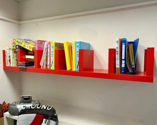 Estantería roja IKEA