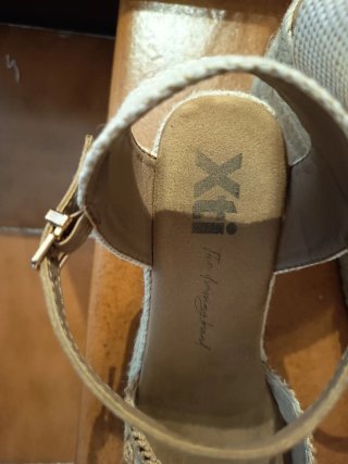 Alpargatas de tacón beige y marrón