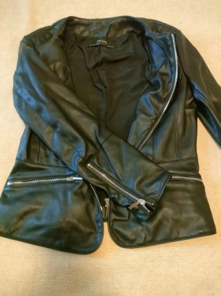 Cazadora Zara Negra Cuello Redondo