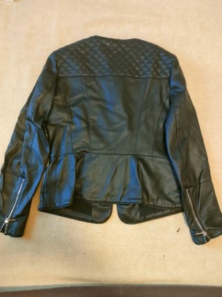 Cazadora Zara Negra Cuello Redondo