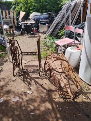 Carrito antiguo para macetas