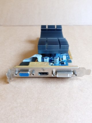 Tarjeta Gráfica Nvidia GeForce GT 210 512MB HDMI