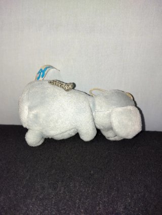Piccolo peluche topolino grigio con papillon blu