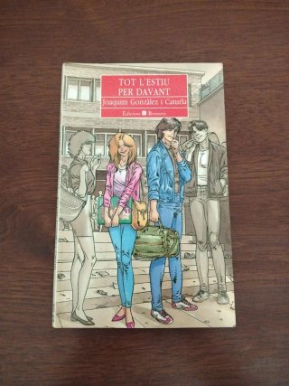 8 Libros en valenciano Lecturas de primaria