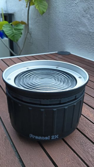 Aputure Fresnel 2X con funda