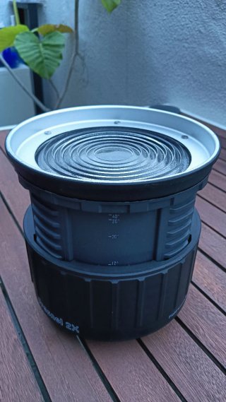 Aputure Fresnel 2X con funda