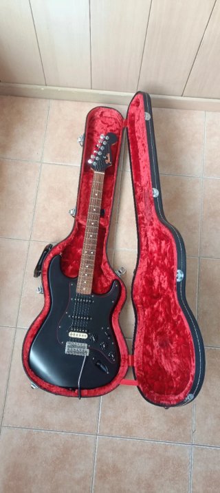 Estuche Aria Pro II MIJ RS-X70