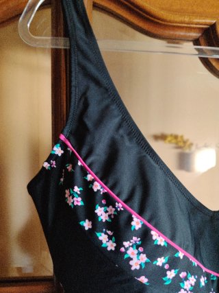 Bañador Isabel Mora Talla 52 Flores, nuevo