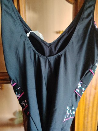Bañador Isabel Mora Talla 52 Flores, nuevo