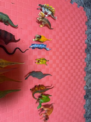 Lote de 16 figuras de dinosaurios
