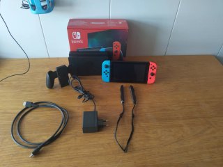 Nintendo Switch Negra y Roja