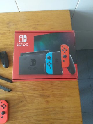 Nintendo Switch Negra y Roja